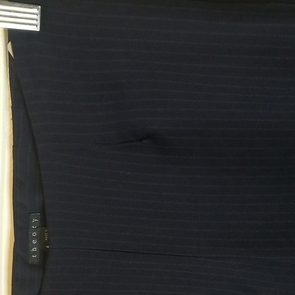 Theory navy blue pin stripe pin tuck pants size 6 side zipper 100% Wool EUC - Picture 3 of 6